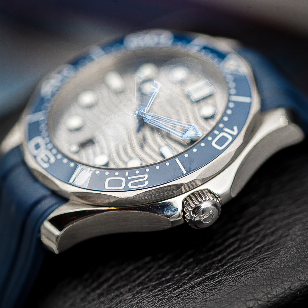 Omega Seamaster Diver 300M Gray Wave Dial | Ref. 210.32.42.20.06.001