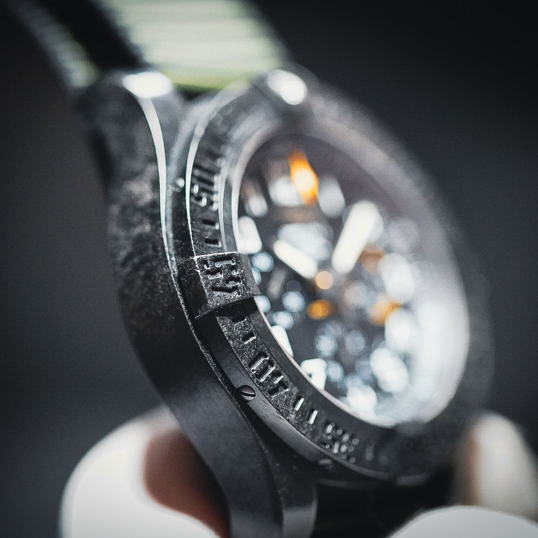 Breitling Avenger Hurricane Carbon | Ref. XB0180E4/BF31